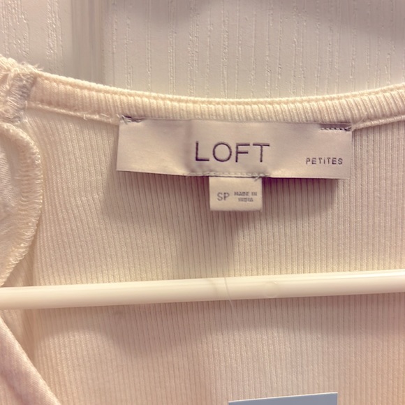 NWT Loft Flutter Sleeve ribbed cream blouse -size SP - Picture 2 of 3
